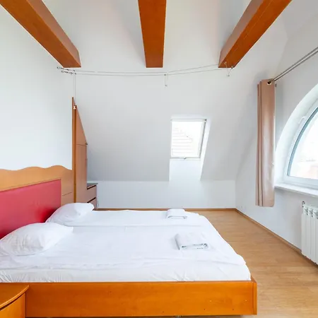 Victus Apartamenty, Vista 아파트 소포트